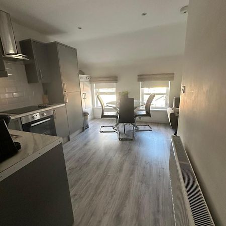Westland Suites - Stylish, Modern, Elegant, Central Apartments A Лондондерри Экстерьер фото