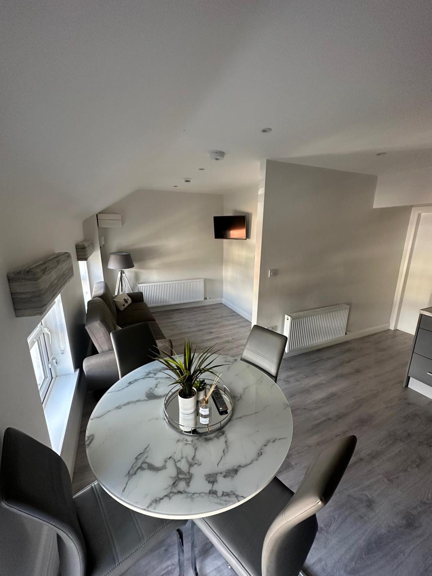 Westland Suites - Stylish, Modern, Elegant, Central Apartments A Лондондерри Экстерьер фото