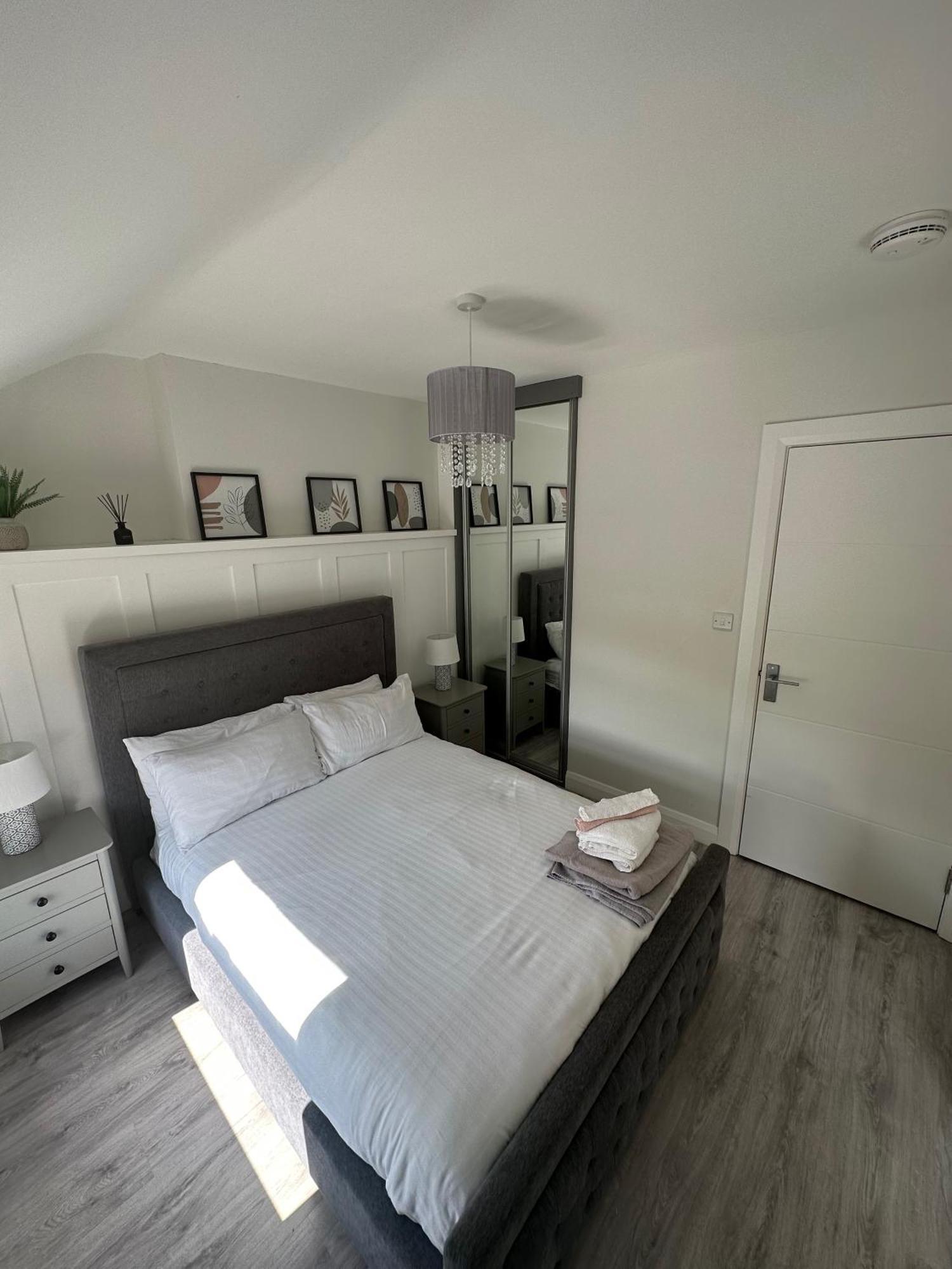 Westland Suites - Stylish, Modern, Elegant, Central Apartments A Лондондерри Экстерьер фото