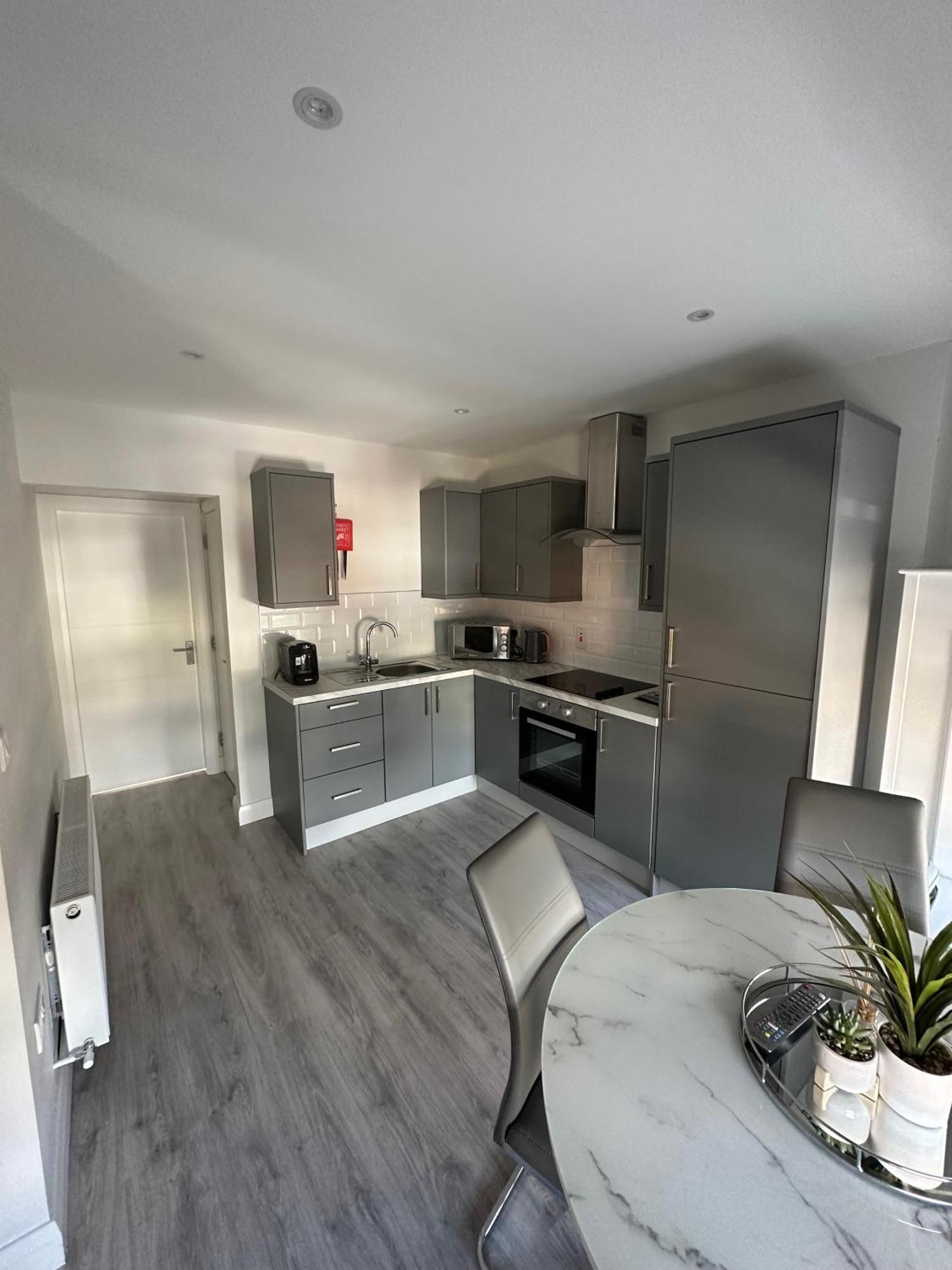 Westland Suites - Stylish, Modern, Elegant, Central Apartments A Лондондерри Экстерьер фото